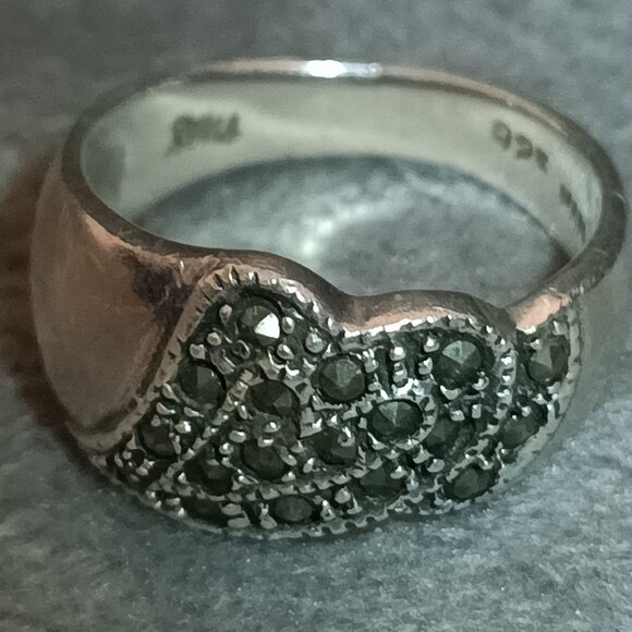 Silver Heart Ring - Picture 5 of 9